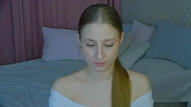 BritneyCruze online show from March 5, 11:49 am