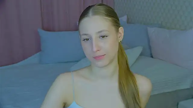 BritneyCruze online show from March 13, 8:48 am