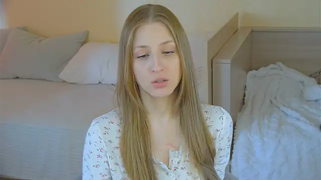 BritneyCruze online show from April 14, 10:43 am