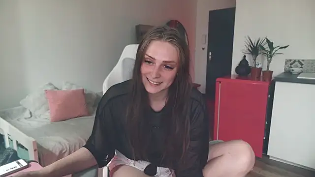 ce leste   online show from April 11, 9:35 am