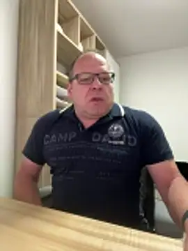 coupleLatinaLovers online show from April 13, 5:02 am