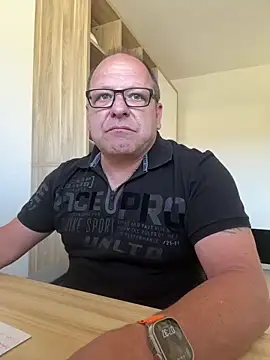 coupleLatinaLovers online show from May 29, 5:38 am