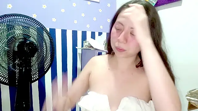 PetiteIvoryQueen19 online show from July 1, 4:14 am