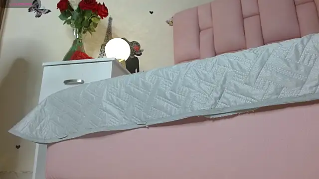 isabela ferrer  online show from December 3, 1:20 pm