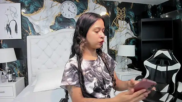 Snapshot of rave_connor chatting on February 17, 7:09 pm rave connor online show from February 17, 7:09 pm