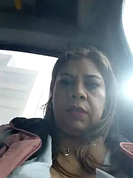 Laura-Hernandez online show from June 6, 1:38 pm
