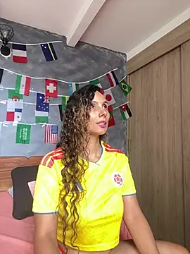MafeeRoss online show from July 7, 7:40 pm