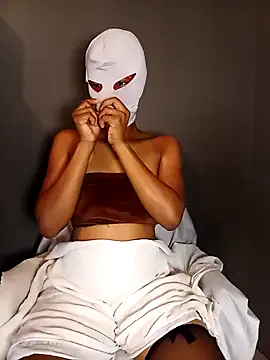 Snapshot of lisa_larry88 chatting on February 15, 2:41 am lisa larry88 online show from February 15, 2:41 am