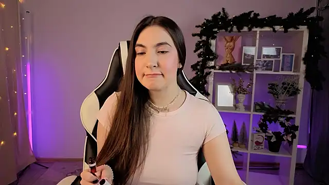 MelissaLovvv online show from February 2, 4:55 am