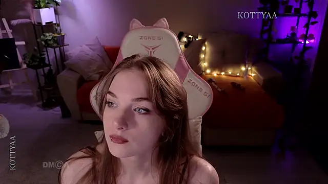 Snapshot of -Kottyaa- chatting on April 1, 5:54 pm -Kottyaa- online show from April 1, 5:54 pm