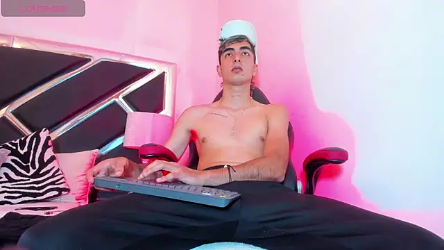 Snapshot of DimitryHank chatting on January 12, 6:38 pm DimitryHank online show from January 12, 6:38 pm