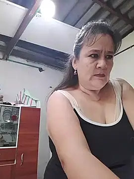 DirtyStefaniax online show from June 18, 5:06 pm