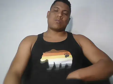 latinblack01 online show from October 25, 6:32 am