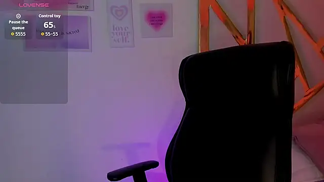 LanaJones  online show from December 20, 12:12 pm