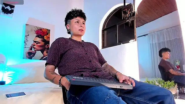ZuryRamirez  online show from July 10, 12:04 am