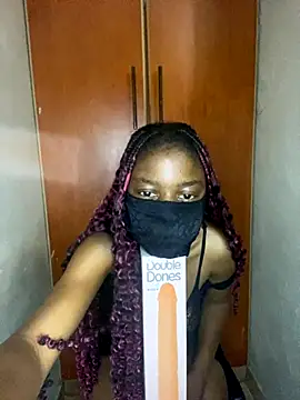 Snapshot of alicia_loveraw chatting on October 5, 7:01 pm alicia loveraw online show from October 5, 7:01 pm