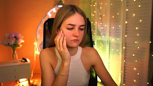 DeboraLarson online show from March 9, 4:05 am