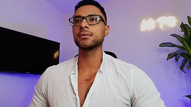 LiamGarcia1 online show from December 19, 3:19 pm