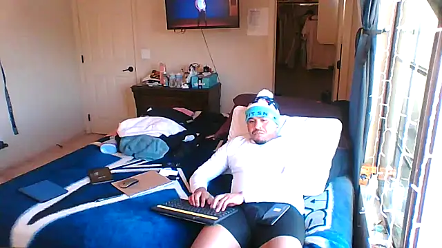 ReesesPns online show from December 30, 6:38 pm