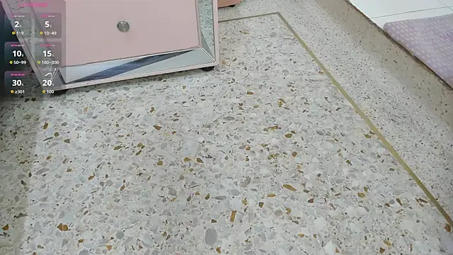 ElisabethMassey online show from January 13, 1:38 pm