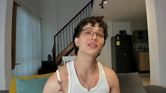 Snapshot of ajordanR chatting on March 22, 10:59 pm ajordanR online show from March 22, 10:59 pm