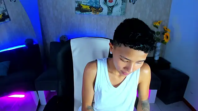 nova sex01 online show from April 4, 9:45 pm