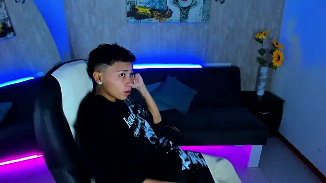 nova sex01 online show from April 16, 9:15 pm