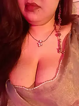 Suhanakhan00 online show from August 6, 5:48 pm