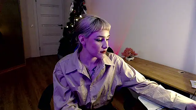 Princess Shy    online show from February 13, 3:56 pm