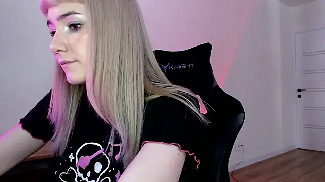 Princess Shy    online show from February 22, 1:13 pm