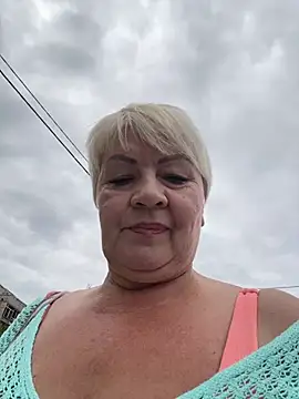 Laura Millf online show from July 10, 9:45 am