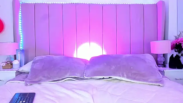 MollyBigBoobs12 online show from March 9, 12:21 am