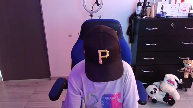 thomascooper7 online show from November 11, 7:14 pm