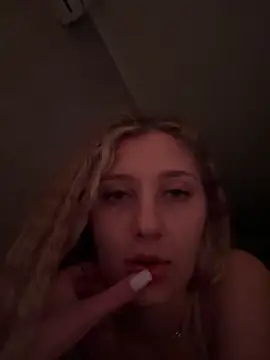 LivyyBossom online show from May 14, 11:11 pm