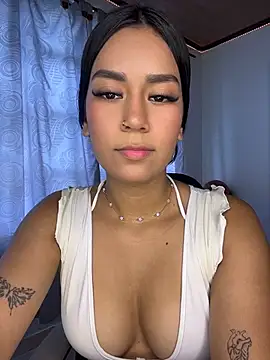 Snapshot of ALANAH_KITTY chatting on July 8, 8:02 pm ALANAH KITTY online show from July 8, 8:02 pm