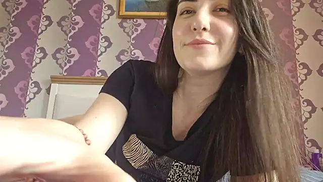 AlejandraDelaney online show from April 28, 11:59 am