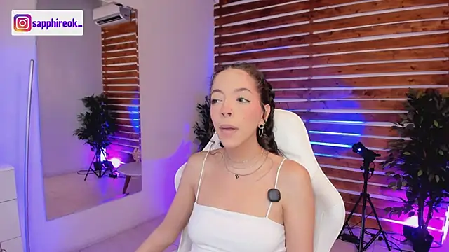 Snapshot of Sapphire_Venuss chatting on May 22, 1:35 am Sapphire Venuss online show from May 22, 1:35 am