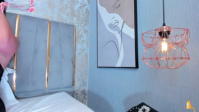 KimDevinne online show from January 18, 3:10 am