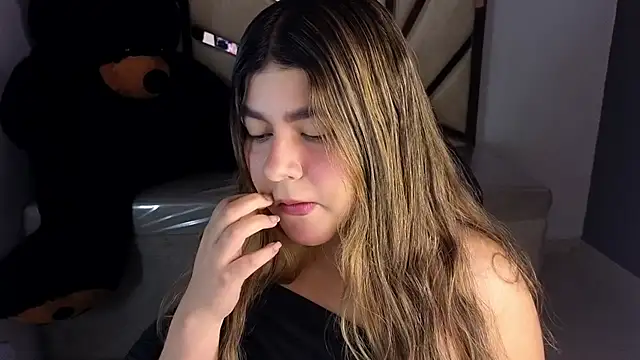 emmalee 01a online show from March 8, 10:54 am