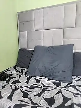 ThickPearlx23 online show from November 28, 1:03 pm