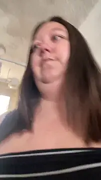 Chloee ep online show from March 25, 2:45 pm