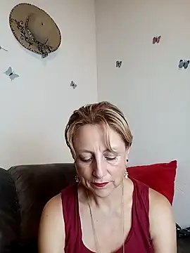 Snapshot of almaluna7 chatting on December 3, 2:03 am almaluna7 online show from December 3, 2:03 am