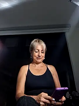 Snapshot of almaluna7 chatting on September 25, 12:36 am almaluna7 online show from September 25, 12:36 am