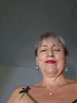 Snapshot of almaluna7 chatting on October 19, 10:54 pm almaluna7 online show from October 19, 10:54 pm