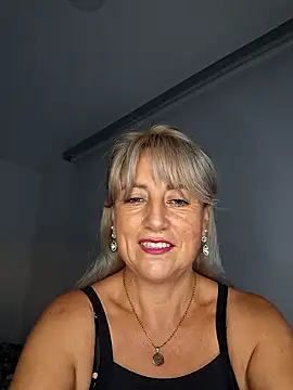 Snapshot of almaluna7 chatting on February 7, 11:52 pm almaluna7 online show from February 7, 11:52 pm