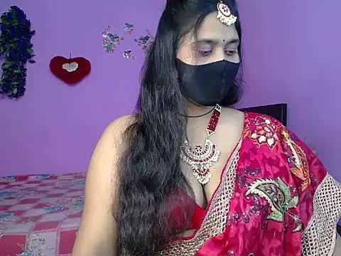 Hot Maleka online show from May 8, 4:45 pm