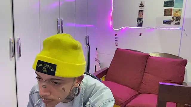 Seebohm1111 online show from November 2, 2:03 am