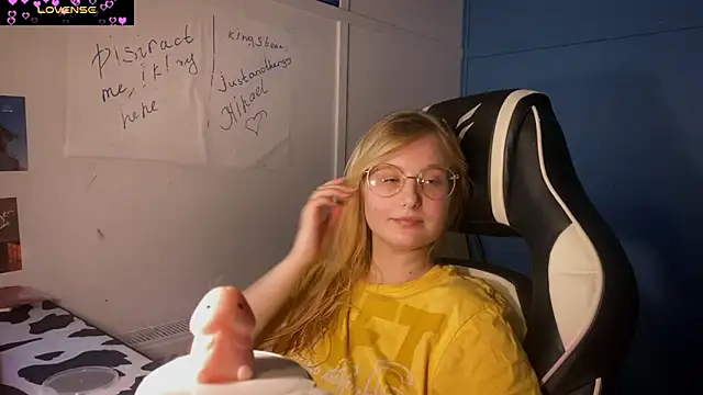 JacyWinslat online show from March 4, 8:16 pm