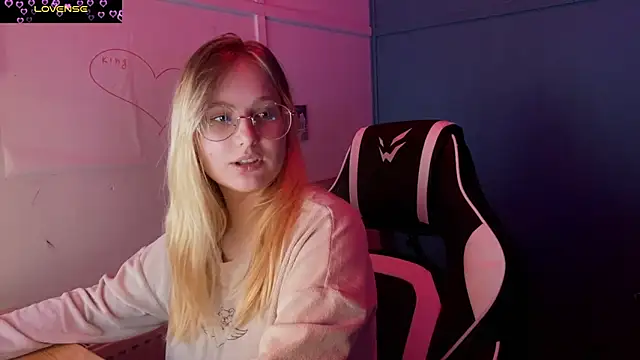 JacyWinslat online show from March 8, 6:16 pm