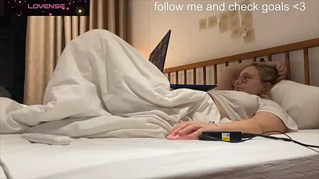 JacyWinslat online show from December 22, 12:57 pm